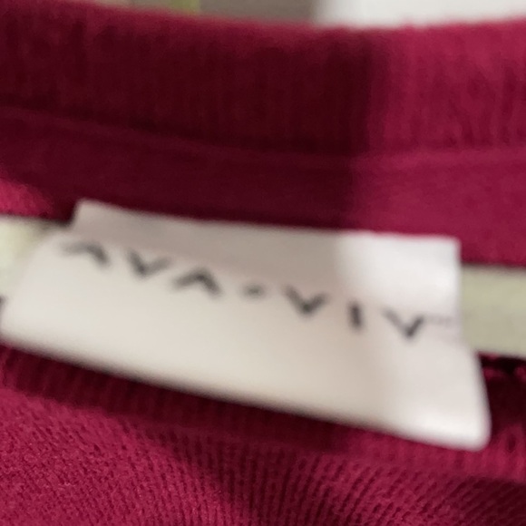 Ava+viv cranberry red long sleeve top w/elastic wrists 2X Like New. Worn once. - Picture 4 of 6